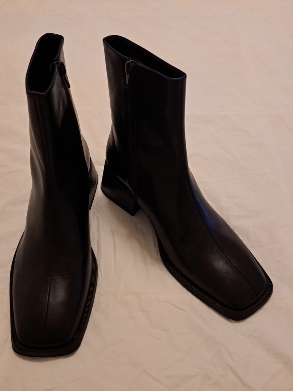 Vagabond Black Leather Ankle Boots